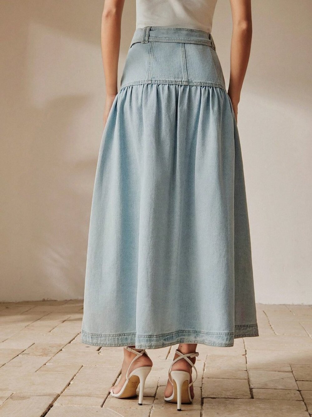 Light Wash Casual Women's Elegant Button Up Denim Waist Maxi Skirt With Belt - Picture 2 of 6